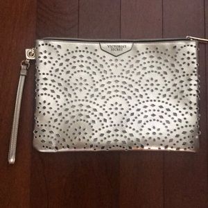 VICTORIA’S SECRET WRISTLET